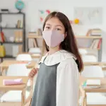 La mascherina a scuola si dovrà indossare anche a settembre