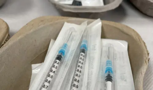 Vaccini agli insegnanti: entrambe le dosi somministrate a meno dell'1%