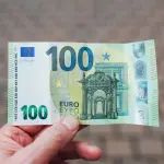 Rinnovo contratto della scuola: previsti aumenti di stipendio di 100 euro