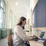 Con la scuola online a rischio la salute degli studenti secondo il CTS