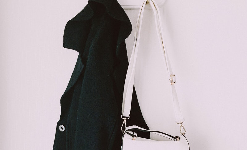 Si possono portare i cappotti in classe? La nuova FAQ del Ministero