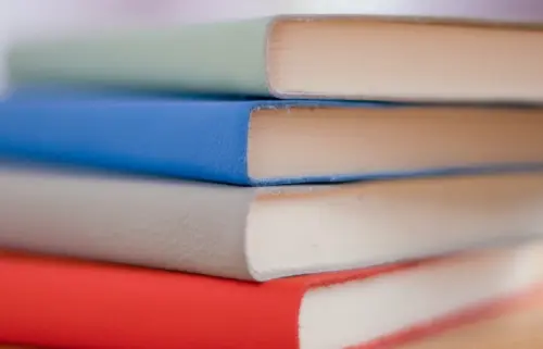 Le scuole restano aperte nonostante i contagi in aumento