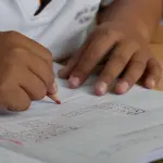 Stipendi degli insegnanti, Azzolina: 'Servono docenti preparati e più pagati'