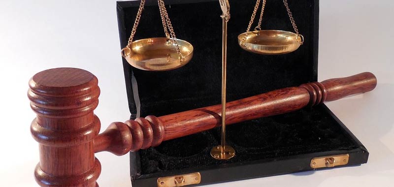 Prato, interrogata la donna che ha avuto un figlio dall’allievo 14enne