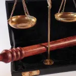 Prato, interrogata la donna che ha avuto un figlio dall’allievo 14enne