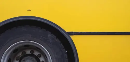 Milano, autista cerca di far fuoco a un’intera classe di ragazzini