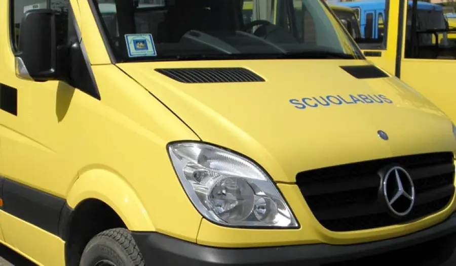 Arezzo, bimba dimenticata per sei ore sul pullmino scolastico