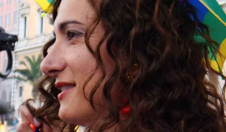 Luxuria scatena la polemica raccontando ai bimbi come si diventa transessuali