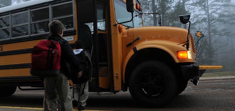 Tir contro bus: sfiorata strage di bambini