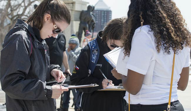 Studenti accusati di violenze e il preside si dimette