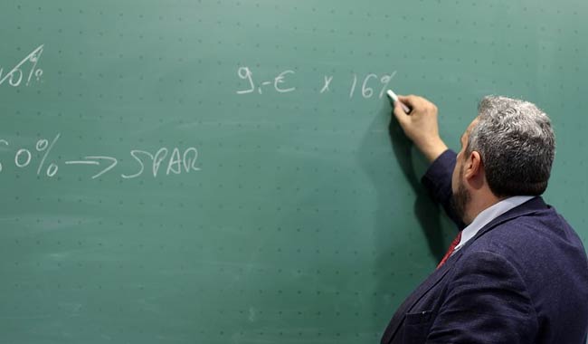 Scuola giorni di permessi retribuiti per i docenti di ruolo